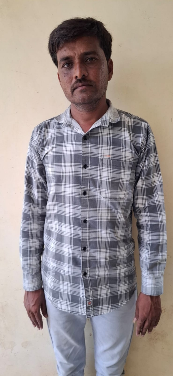 ભડ ગામેથી ડીગ્રી વગરનો ડોકટર ઝડપાયો.