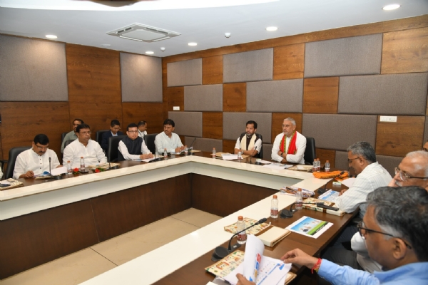સર્કિટ હાઉસ ગાંધીનગર ખાતે બેઠક યોજાઈ