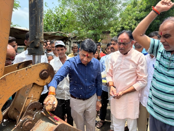 Grand groundbreaking ceremony for the new construction of Vadagam-Jitpur road