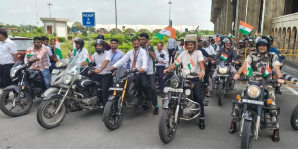 હર ઘર તિરંગા અભિયાન હેઠળ સુરત એરપોર્ટથી ડુમસ રોડ સુધી બાઇક રેલી યોજાઈ