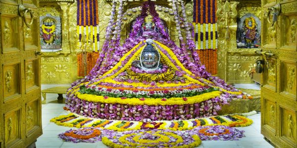 સોમનાથ શ્રાવણ શુક્લ ચતુર્દશી પર સોમનાથ મહાદેવને કમળ પુષ્પ શ્રૃંગાર
