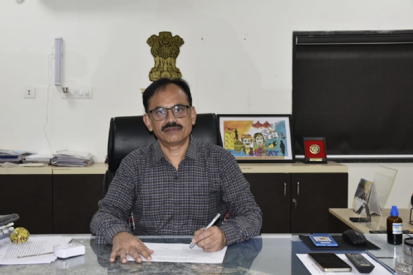 પોરબંદર સ્થાપના દિવસની શુભેચ્છાઓ પાઠવતા જિલ્લા કલેકટર.