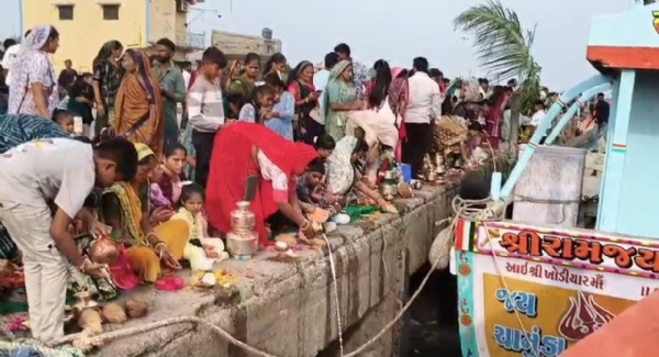 જાફરાબાદ માં દરિયા નું પૂજન કરવામાં આવ્યું