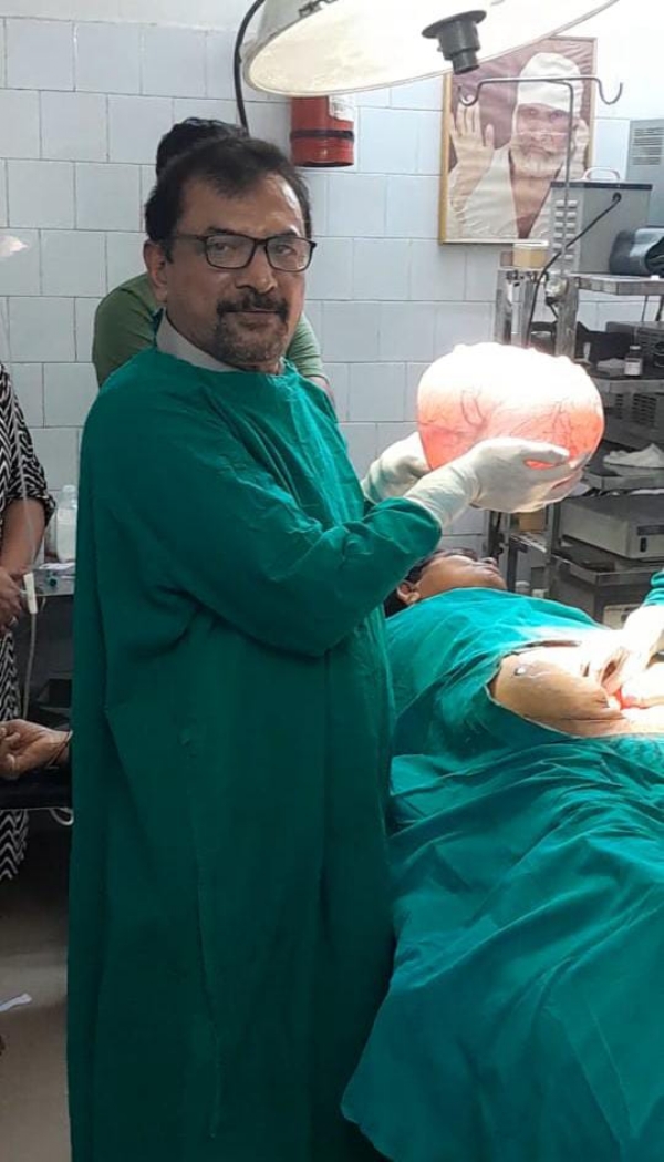 વિસનગરમાં ચોંકાવનારો કિસ્સો: મહિલાના શરીરમાંથી 12 કિલોની ગાંઠ બહાર