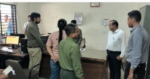 માનનીય કલેક્ટર સાહેબ મહેસાણા દ્વારા વિજાપુર તાલુકા મામલતદાર કચેરીની મુલાકાત