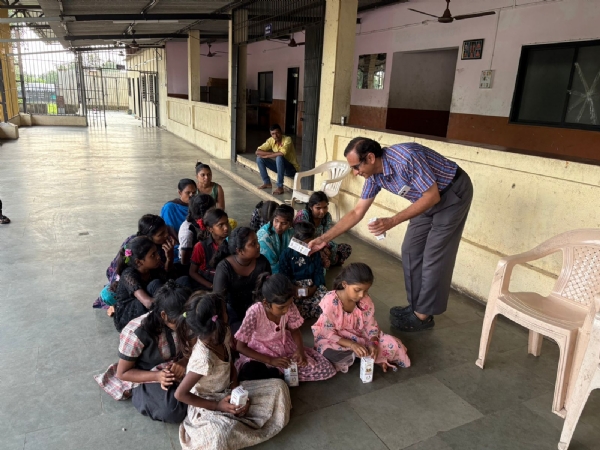ધરમપુરના કરંજવેરીની ગિરીજન અંધશાળા