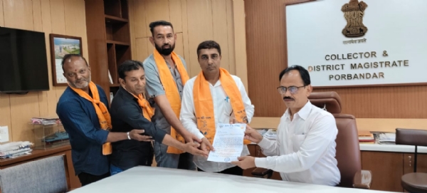 નવરાત્રી દરમિયાન અનિચ્છનીય બનાવ ન બને તે માટે વી.એચ.પી દ્વારા કેલકટરને રજુઆત.
