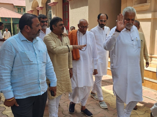 ચાલાલા ધામ પર દિગ્ગજ આગેવાનોની પાવન ઉપસ્થિતિ