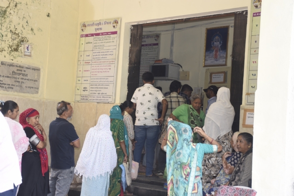 જૂનાગઢ  દર મહિને ૧૩૦૦ થી ૧૪૦૦ જેટલી ઓપીડી
