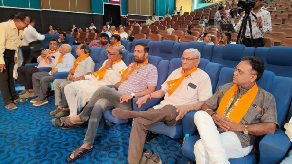 અમરેલીમાં “જલસા” સાંસ્કૃતિક મહોત્સવ : ધારાસભ્ય કૌશિક વેકારીયાની હાજરીમાં ગુજરાતી ગીત-ગુંજન અને લોકસાહિત્ય કાર્યક્રમ