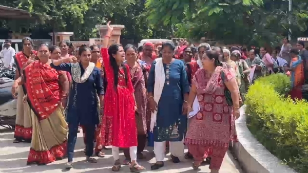 પોરબંદરમાં આશાવર્કર બહેનોનું બાકી લેણું ચૂકવવા રજુઆત.