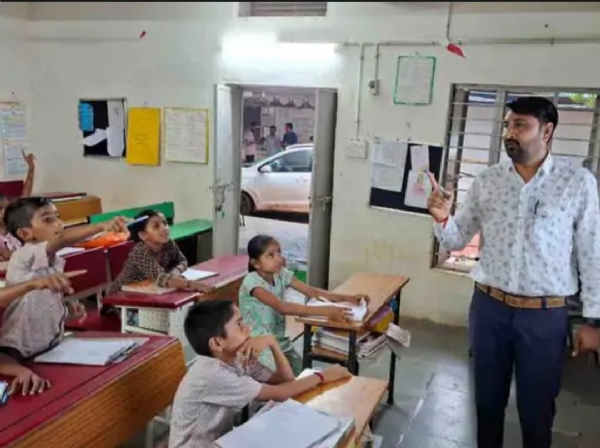 ધોકાવાડા પે સેન્ટર શાળામાં શિક્ષણની નવી ઊંચાઈ – વિદ્યાર્થીઓની સફળતાનો પ્રેરણાદાયક મૉડેલ