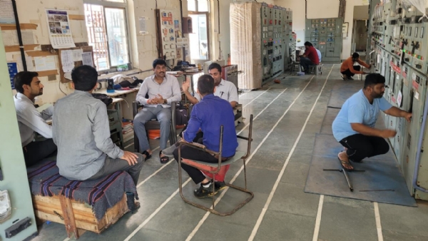 બખરલા સહિતના ગામોના વીજ પ્રશ્ન અંગે રજુઆત.