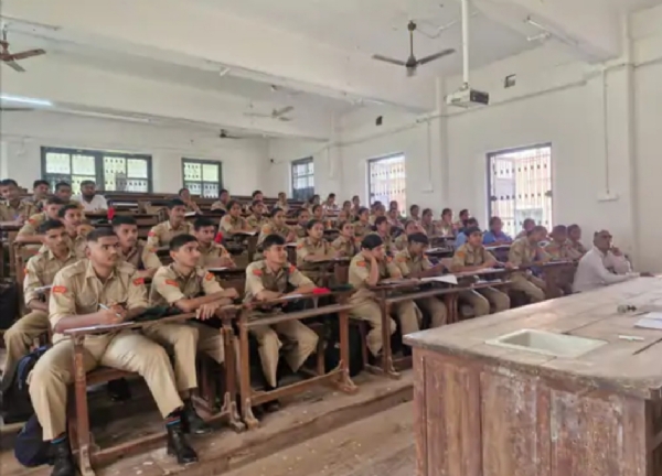 વિસનગરની એમ.એન. કોલેજમાં શરદ ઋતુચર્યા પર NCC કેડેટ્સ માટે વ્યાખ્યાન