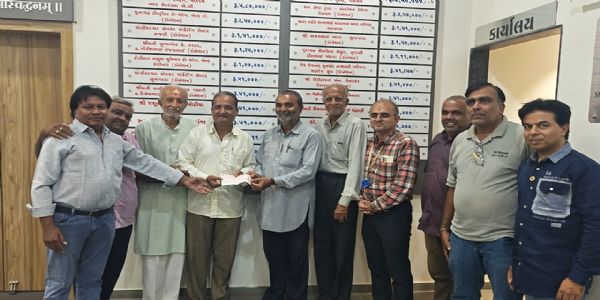 સેવા પરમો ધર્મની જ્યોતને જ્વલંત રાખવા વેરાવળની સદભાવના સેવા ટ્રસ્ટ સંસ્થાએ, રેડ ક્રોસ ગીર સોમનાથને અનુદાન અર્પણ કર્યું.