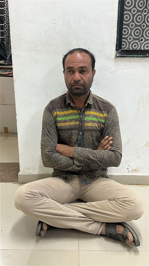 જિલ્લા હદપાર થયેલ શખ્સ સામે ફરિયાદ.