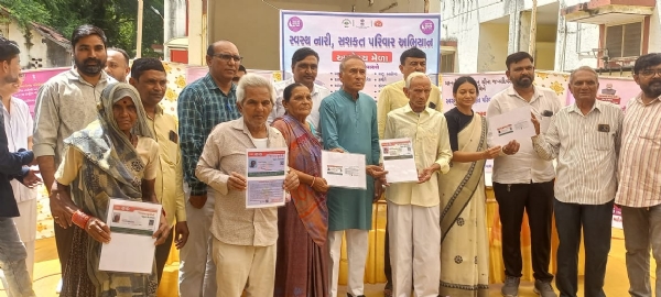 થોળ ખાતે “સ્વસ્થ નારી – સશક્ત પરિવાર” અભિયાન અંતર્ગત આરોગ્યલક્ષી કેમ્પ અને સેવાકીય કાર્યક્રમો યોજાયા