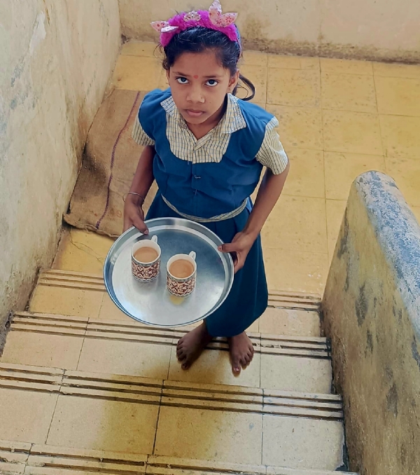 Danta talukani ni ashram shala vivad ma
