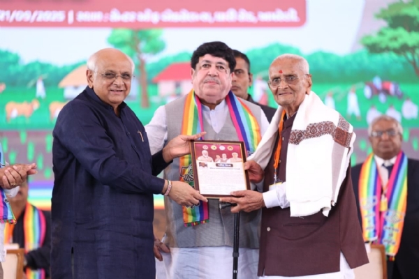 મુખ્યમંત્રી ભૂપેન્દ્રભાઈ પટેલ અમરેલીમાં સહકારથી સમૃદ્ધિ પરિસંવાદમાં સહભાગી