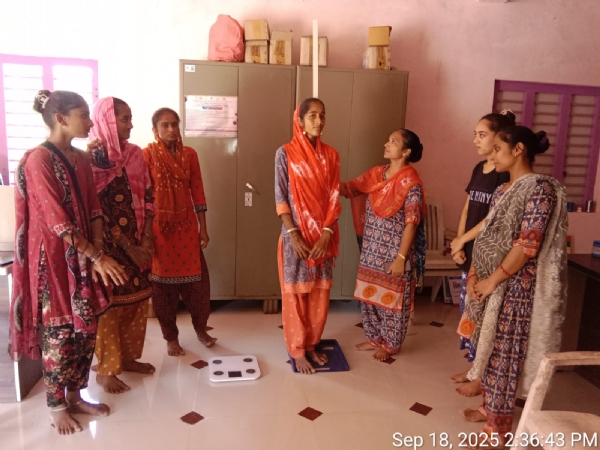 પોરબંદર ઘટક- 1ના આંગણવાડી કેન્દ્રો ખાતે પોષણ ઉજવણી અંતર્ગત વિવિધ પ્રવૃત્તિઓ કરાઈ.