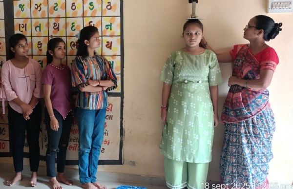 પોરબંદર ઘટક- 1ના આંગણવાડી કેન્દ્રો ખાતે પોષણ ઉજવણી અંતર્ગત વિવિધ પ્રવૃત્તિઓ કરાઈ.