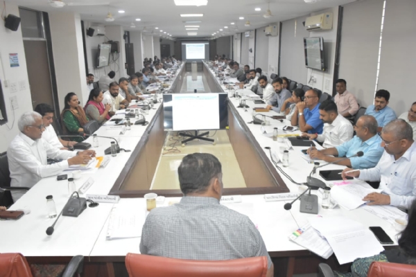 કલેક્ટર  એન.વી.ઉપાધ્યાયની અધ્યક્ષતામાં