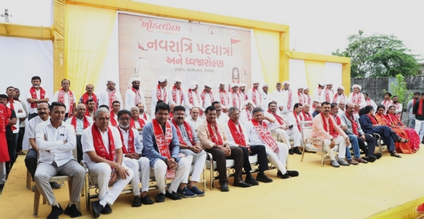 પ્રથમ નોરતે કાગવડથી ખોડલધામ મંદિર સુધીની પદયાત્રામાં ભાવિકો જોડાયા