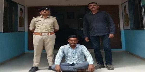 આજીવન કેદની સજાના આરોપી ગિરીશ સાગઠિયા બગસરા પોલીસે ઝડપી પાડ્યો