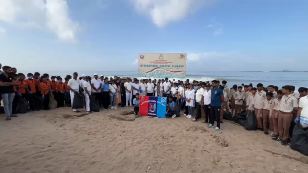 પોરબંદરની ચોપાટી ખાતે 5000 કિલો કચરો એકત્ર કરાયો.