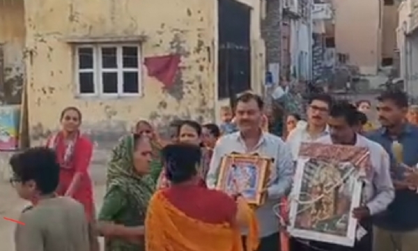 હારીજ બેચરાજી બાયપાસ રોડ પર આવેલી દરજી સોસાયટીમાં માતાજીના ફોટા સ્થાપન સાથે નવરાત્રિ મહોત્સવની ભક્તિમય શરૂઆત
