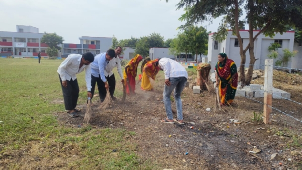 જિલ્લા જળ અને સ્વચ્છતા એકમ દ્વારા સ્વચ્છતા અભિયાન