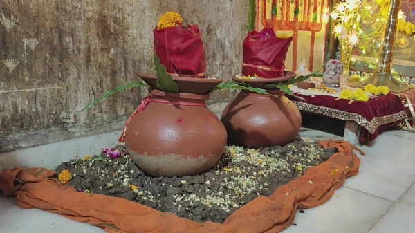 Danta rajvi parivar ma be ghat sthapan