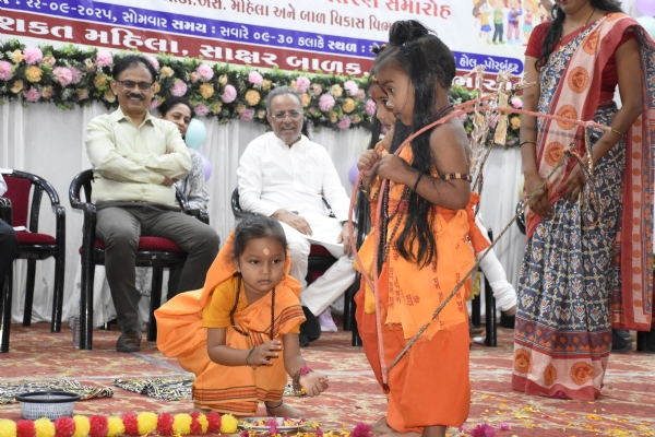 પોરબંદર ખાતે  જિલ્લા કક્ષાનો ભૂલકા મેળો અને માતા યશોદા એવોર્ડ વિતરણ સમારોહ યોજાયો.