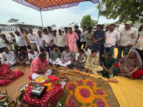 મહેસાણા તાલુકાના કુકસમાં પ્રાથમિક શાળાના નવનિર્મિત ઓરડાનું ખાતમુહૂર્ત