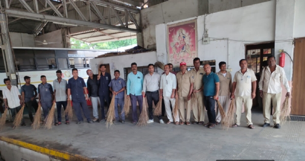 Ambaji st depo ma safai abhiyan