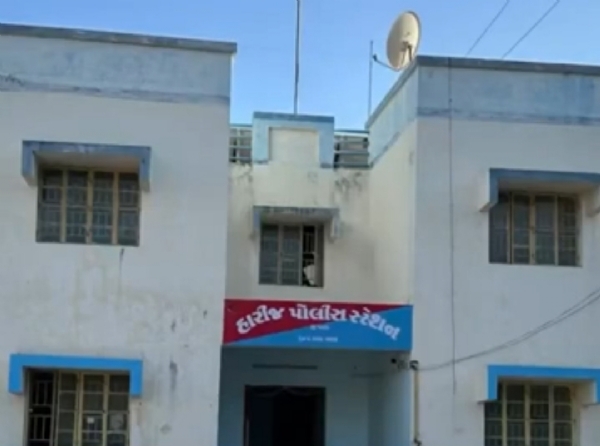 હારીજમાં નકલી ડૉક્ટર ઝડપાયો, મેડિકલ ડિગ્રી વિના ચલાવતો હતો દવાખાનું