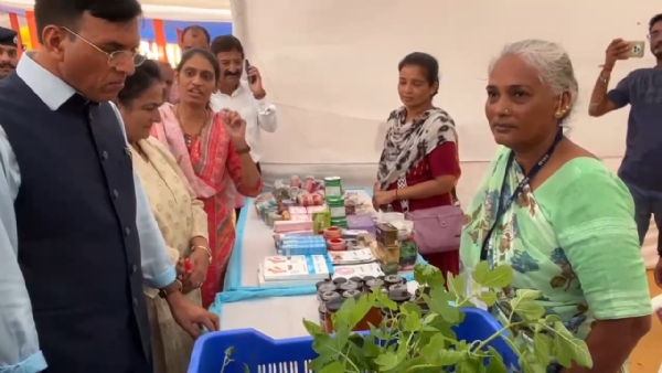 કેન્દ્રીય મંત્રી મનસુખ માંડવીયાએ પોરબંદર ચોપાટી ખાતે સખી મેળો-2025 નો શુભારંભ કરાવ્યો.