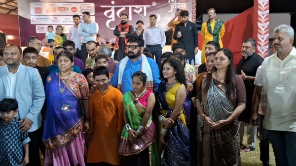 મહેસાણા રાજ્યસભા સાંસદ મયંકભાઈ નાયક દિવ્યાંગ બાળકો સાથે નવરાત્રી ઉત્સવમાં જોડાયા