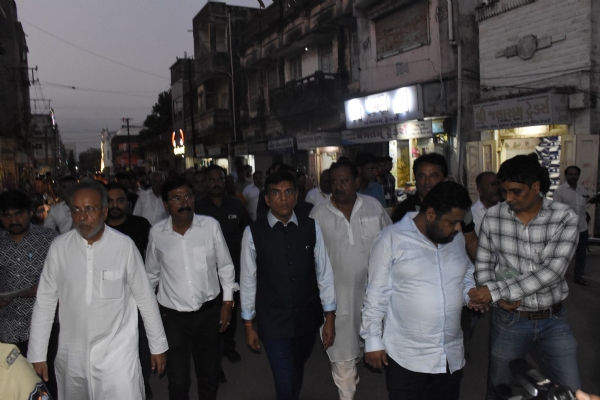 કેન્દ્રીયએ પોરબંદર શહેરમાં સ્થાનિક વ્યાપારીઓને સ્વદેશીના ઉપયોગ માટે પ્રોત્સાહન આપ્યુ.