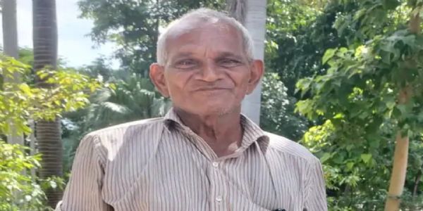 પક્ષીપ્રેમી દિનેશભાઈએ પત્નીની યાદમાં ચબૂતરો અને બાંકડા અર્પણ કર્યા