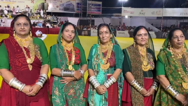 પોરબંદર માં મહેર સમાજ દ્વારા પરંપરાગત રાસ યોજાયો.