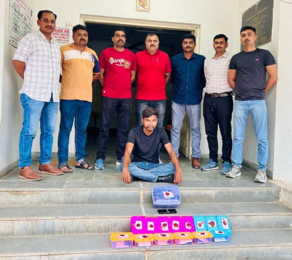 અમરેલીમાં બે કરોડથી વધુની વેલ માછલીની ઉલટી સાથે ઈસમ ઝડપાયો