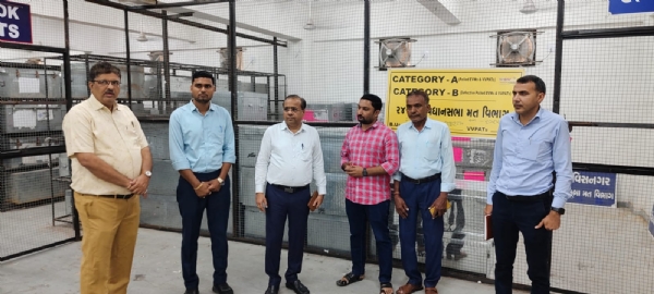 મહેસાણા જિલ્લામાં EVM/VVPAT વેરહાઉસનું કલેકટર તથા ઉચ્ચ અધિકારીઓ દ્વારા આંતરિક નિરીક્ષણ