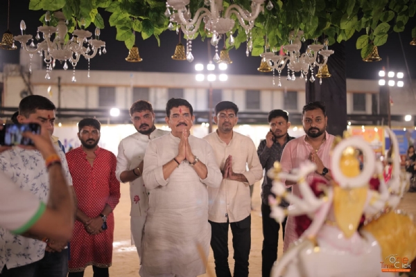 સાંસદએ મહેસાણામાં નવરાત્રી મહોત્સવમાં હાજરી આપી : શ્રી શારદા શક્તિ ફાઉન્ડેશનના ગરબા મહોત્સવમાં જનસંપર્ક