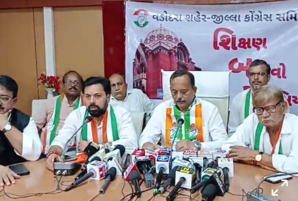 કોંગ્રેસ ના ગુજરાત પ્રદેશ પ્રવક્તા મનીષ દોષી ની વડોદરા માં પત્રકાર પરિષદ...