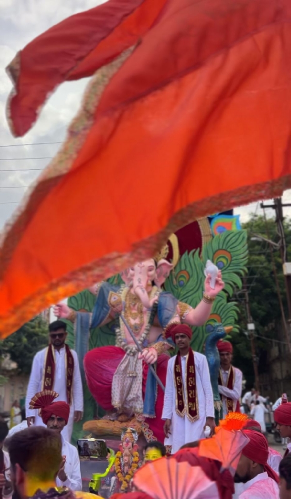પોરબંદરમાં ધામધૂમ થી બીજા તબક્કા નું ગણેશ વિસર્જન પૂર્ણ.