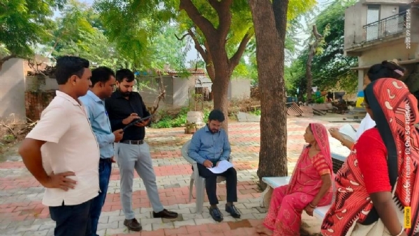 ડિસ્ટ્રિક્ટ ટીબી ઓફિસર, મહેસાણા દ્વારા કાલરી ગામે ટીબી દર્દીની ગૃહ મુલાકાત