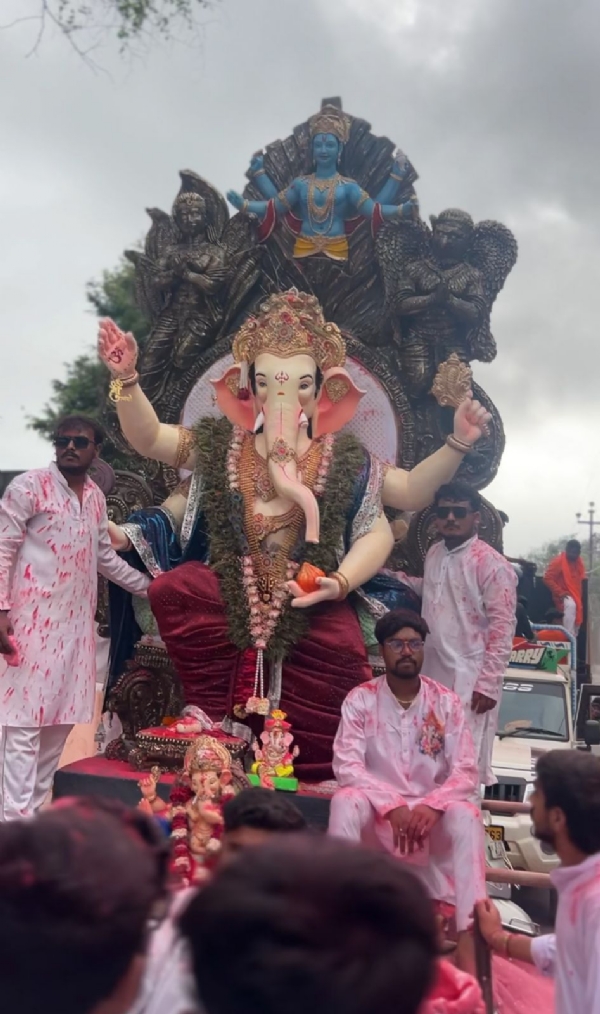 પોરબંદરમાં ધામધૂમ થી બીજા તબક્કા નું ગણેશ વિસર્જન પૂર્ણ.