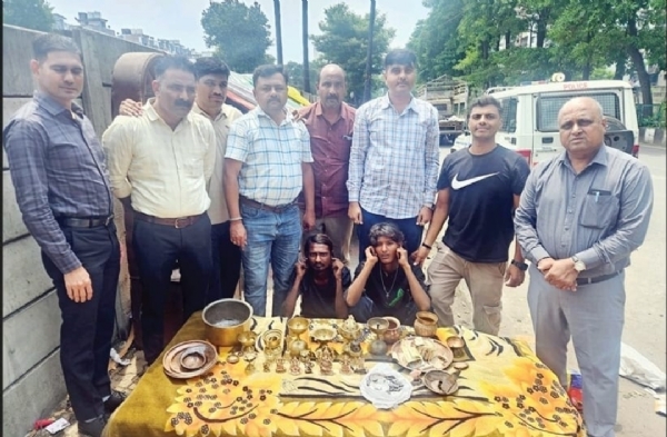 8 ગણેશ પંડાલમાં ચોરી