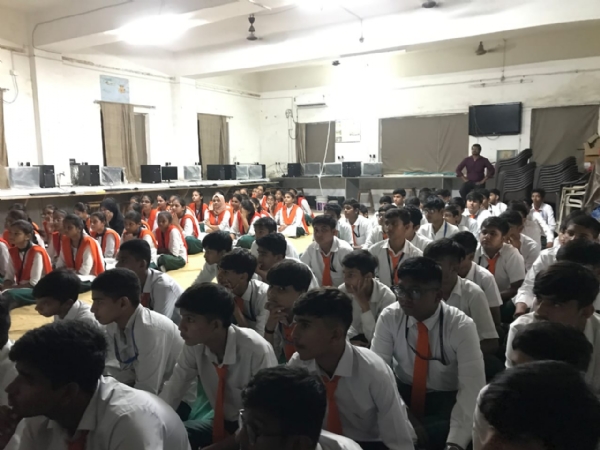 પોરબંદરમાં આર્મી ભરતી અંગે વેબિનાર યોજાયો.